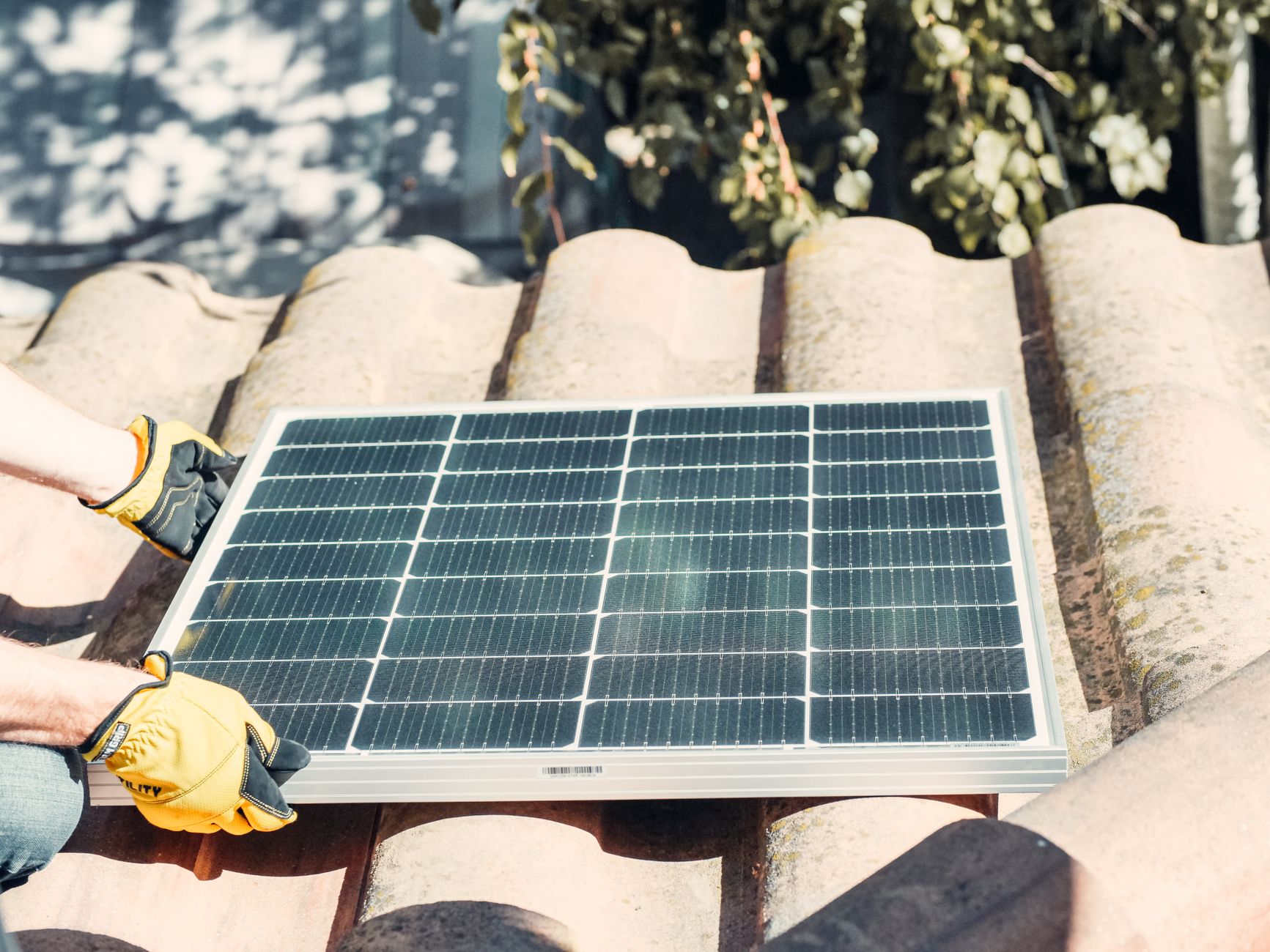Installateur panneaux solaires équipe à Saint-André